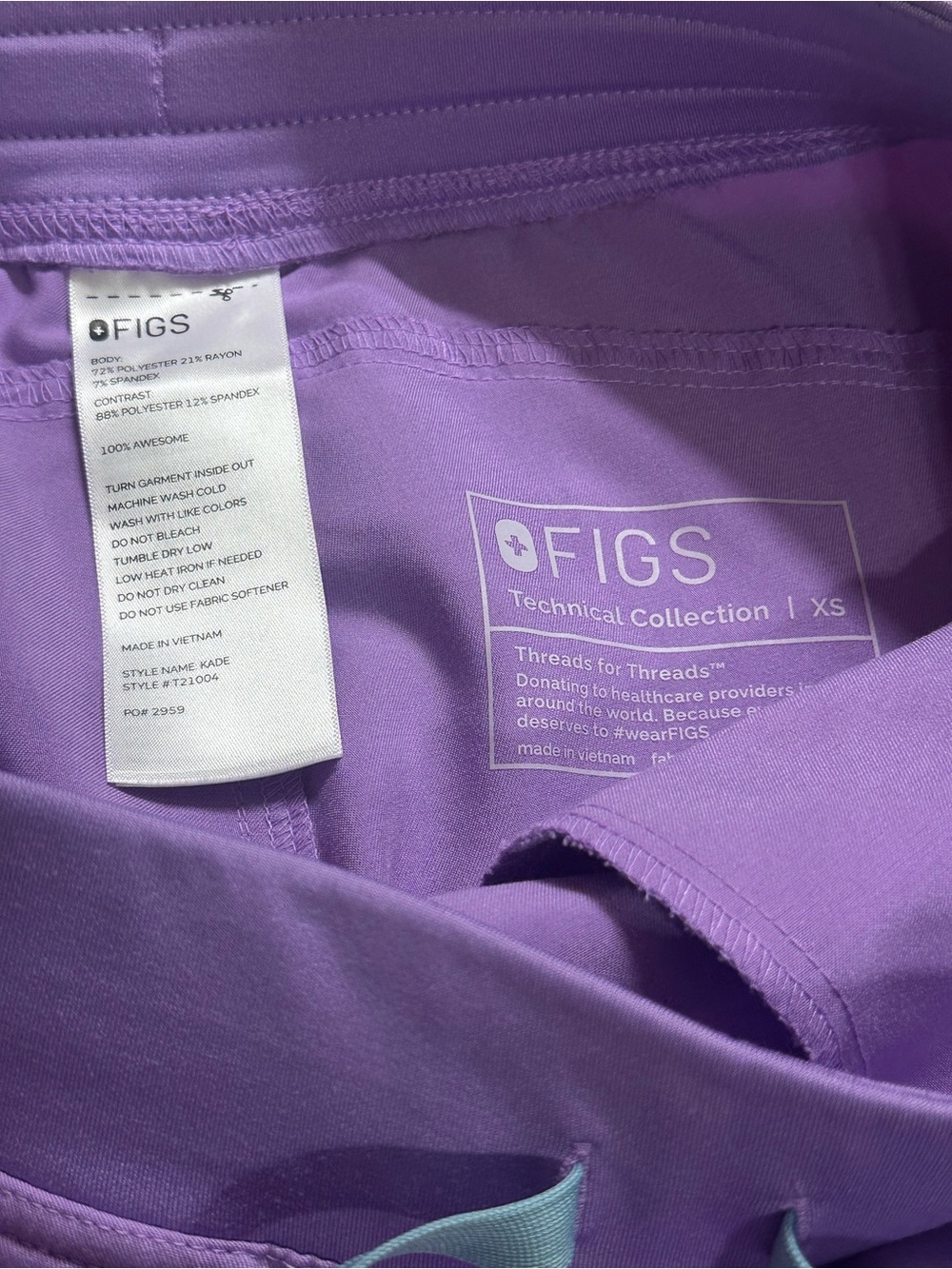 FIGS xs Catarina top and Kade bottom - Picture 6 of 7